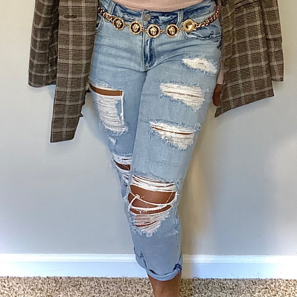 Distressed girlfriend jeans - Picture 1 of 6